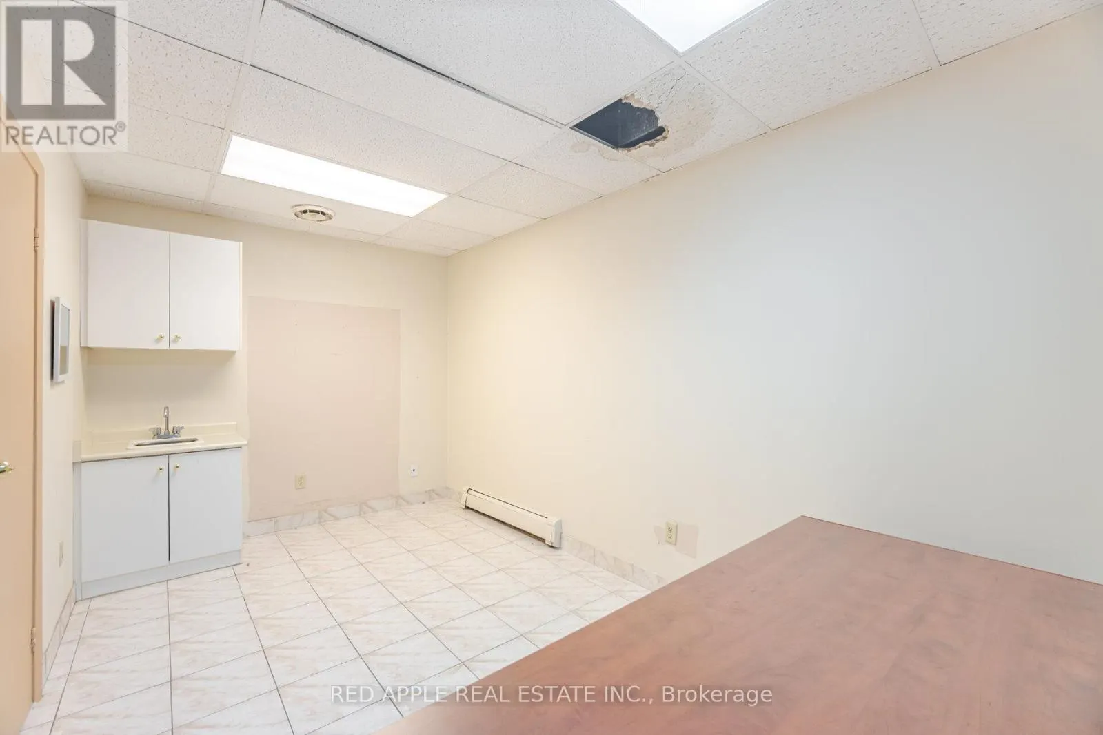 799 BLOOR STREET W
