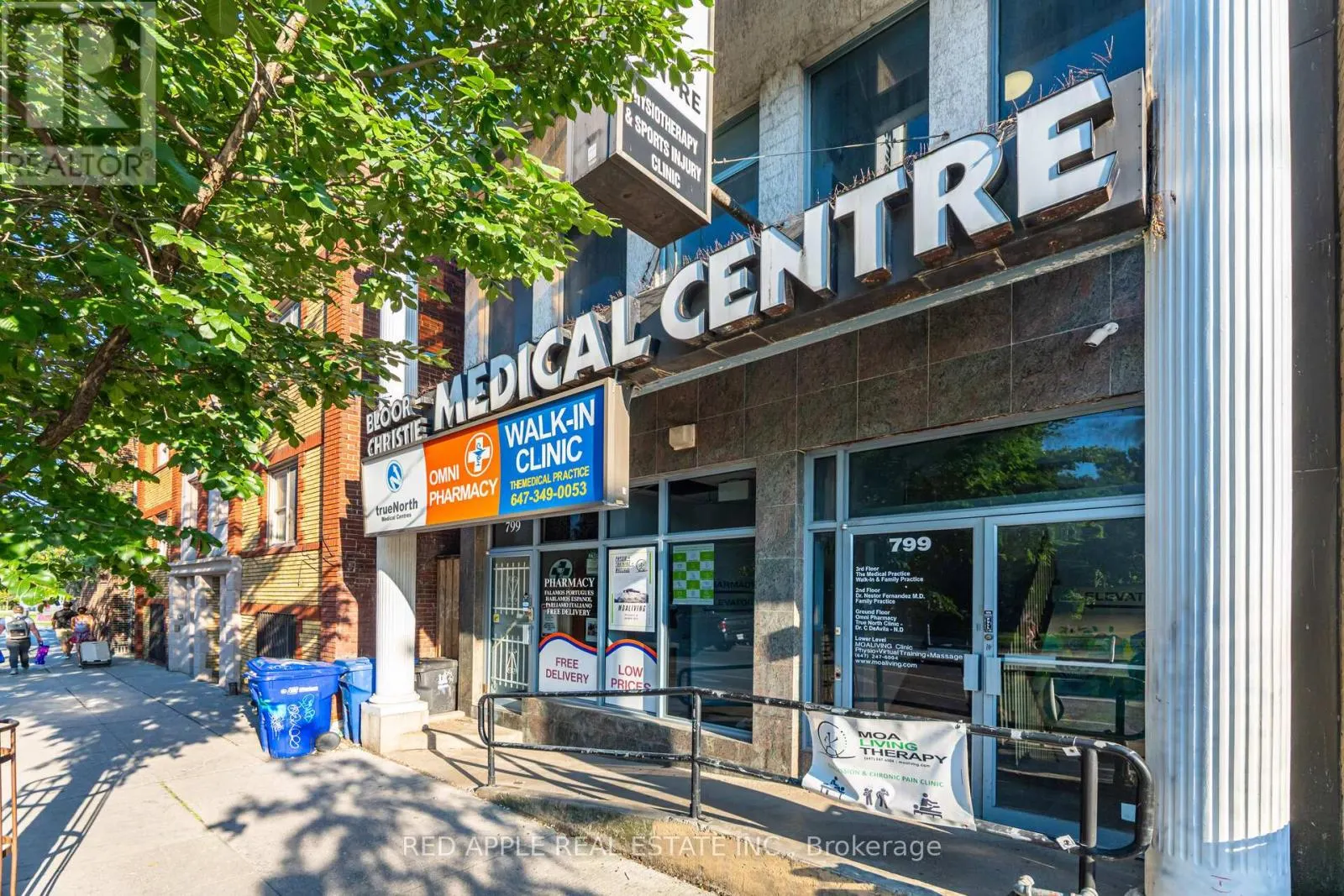 799 BLOOR STREET W
