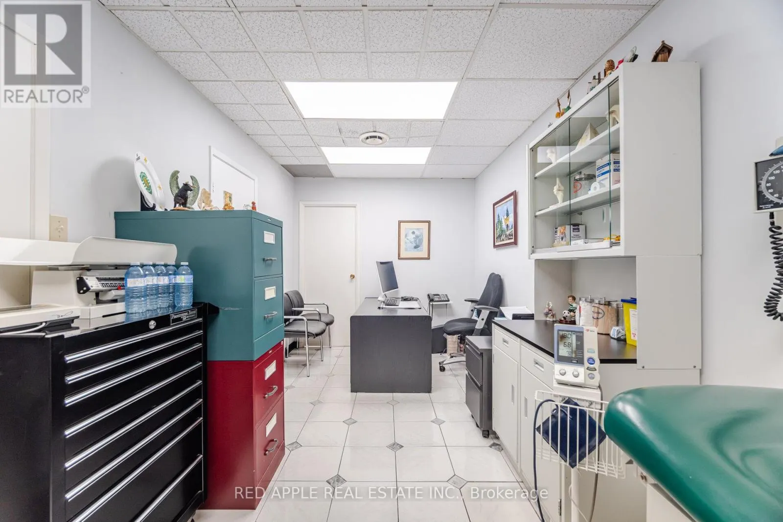 799 BLOOR STREET W