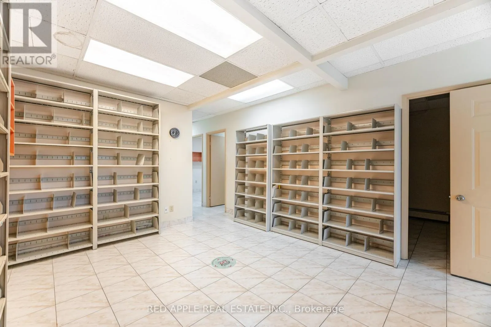 799 BLOOR STREET W