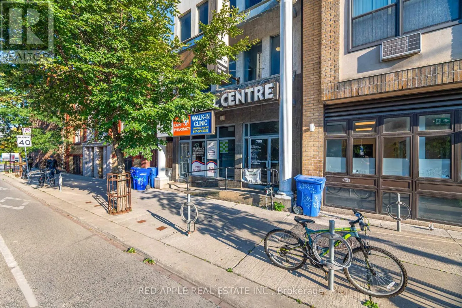 799 BLOOR STREET W