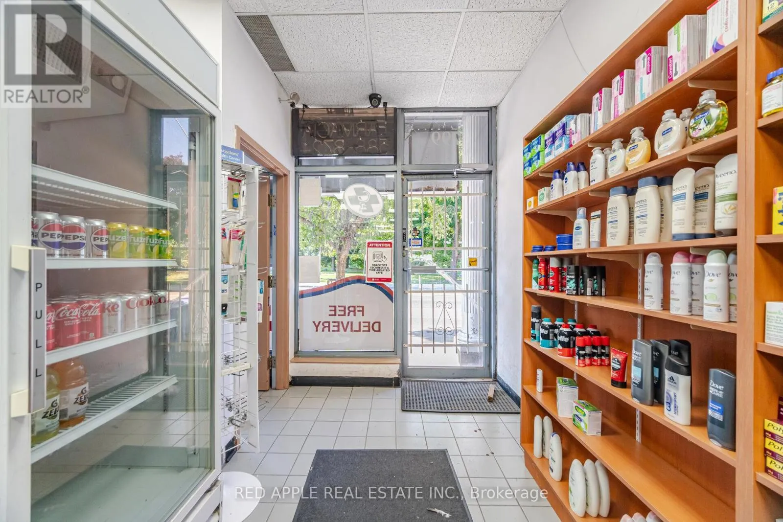 799 BLOOR STREET W