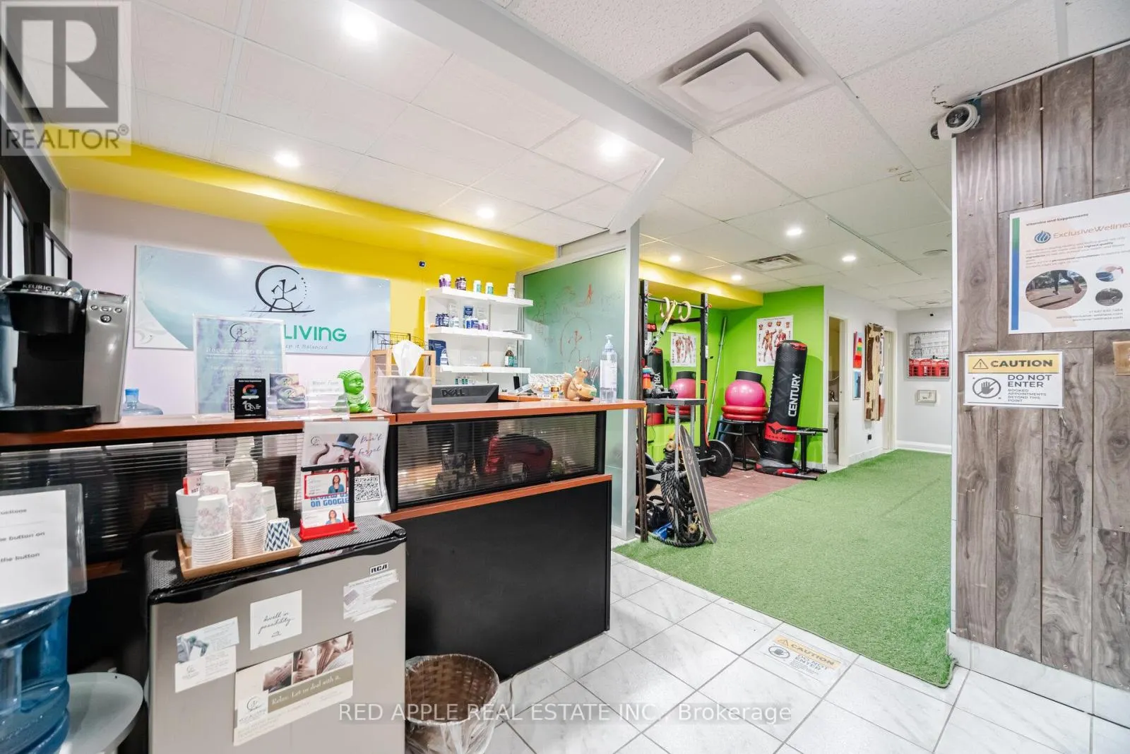 799 BLOOR STREET W