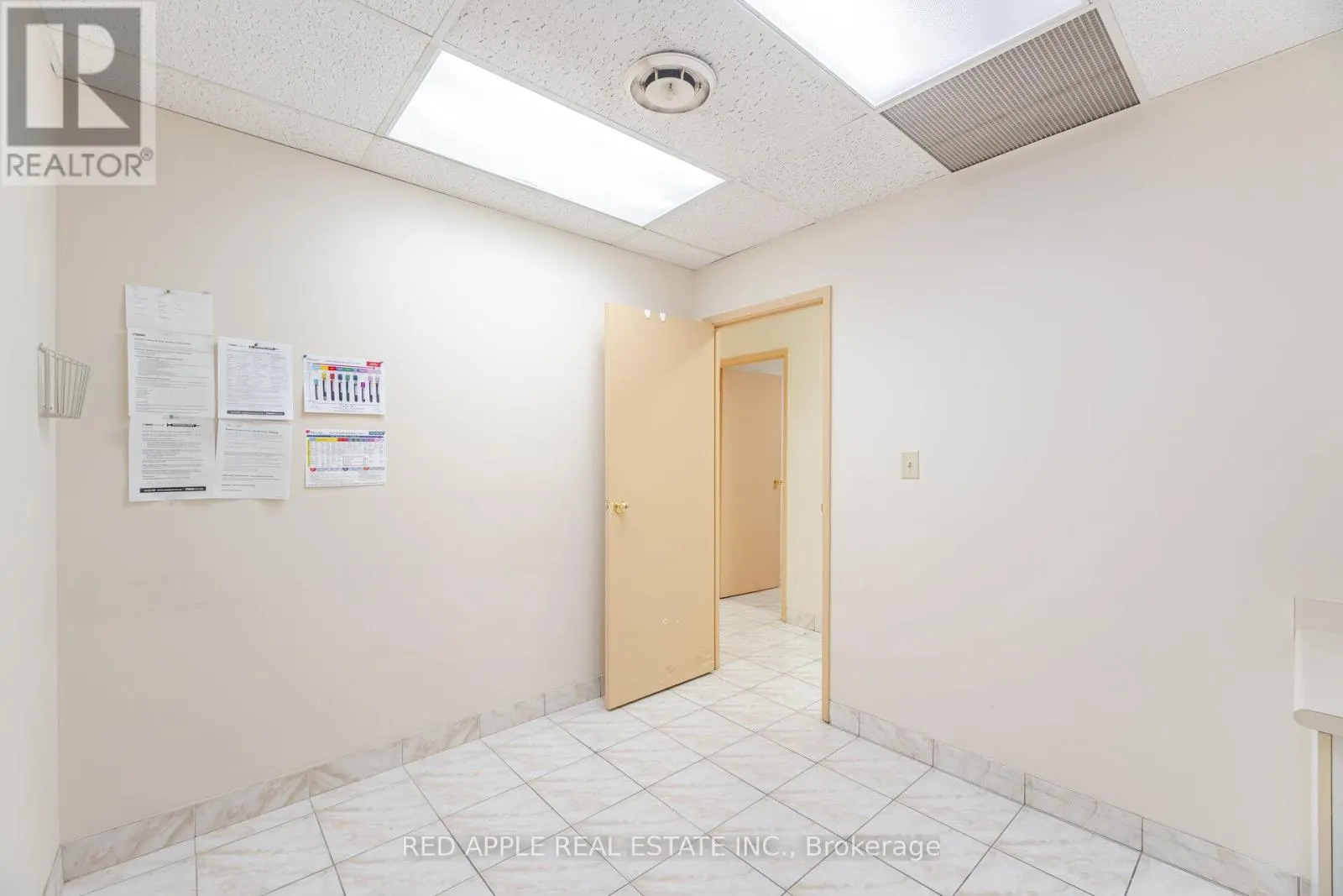 799 BLOOR STREET W