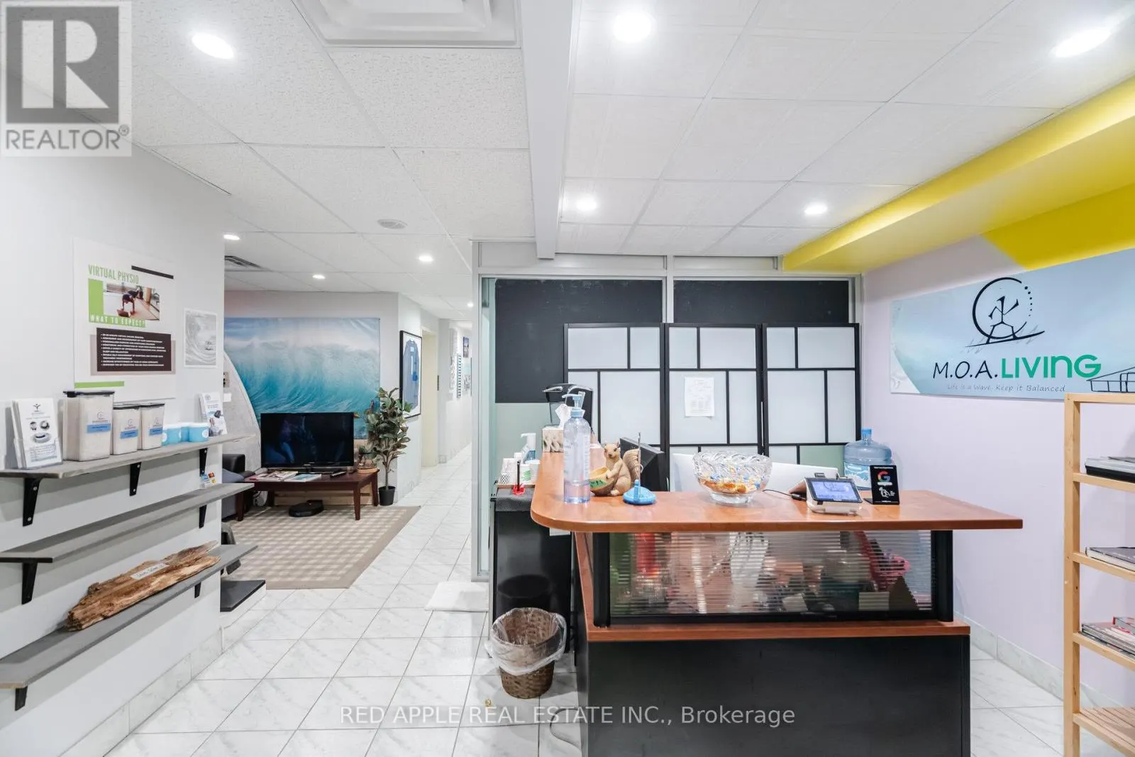 799 BLOOR STREET W
