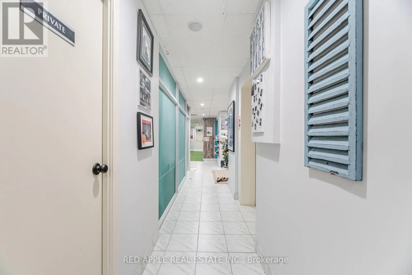 799 BLOOR STREET W