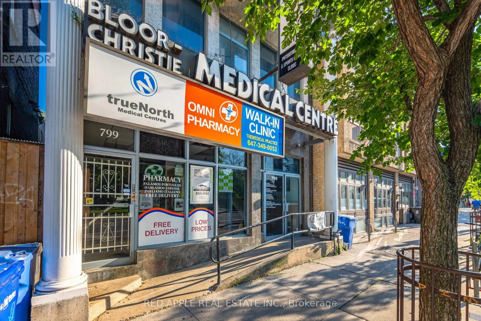 799 BLOOR STREET W