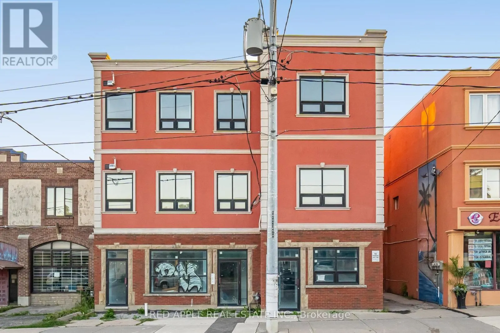 416 OAKWOOD AVENUE