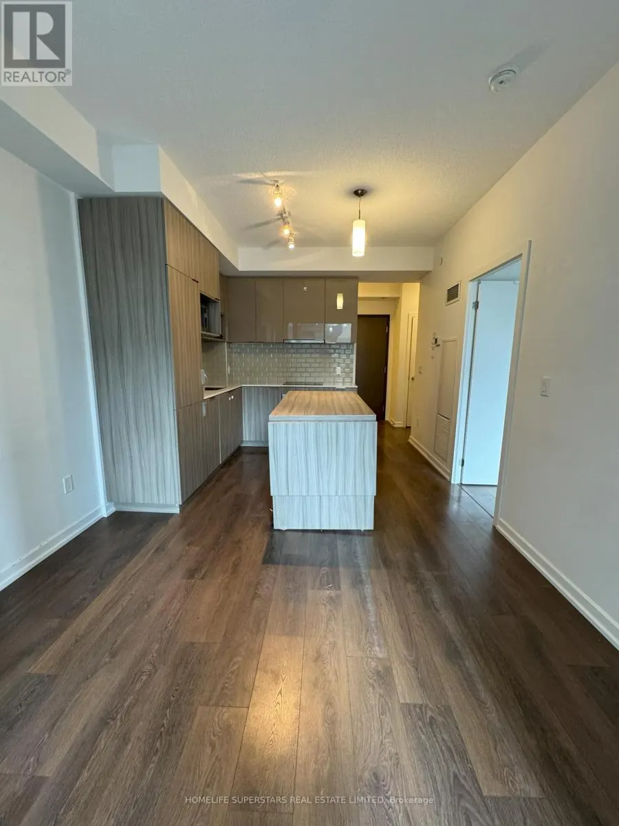 313 - 52 FOREST MANOR ROAD