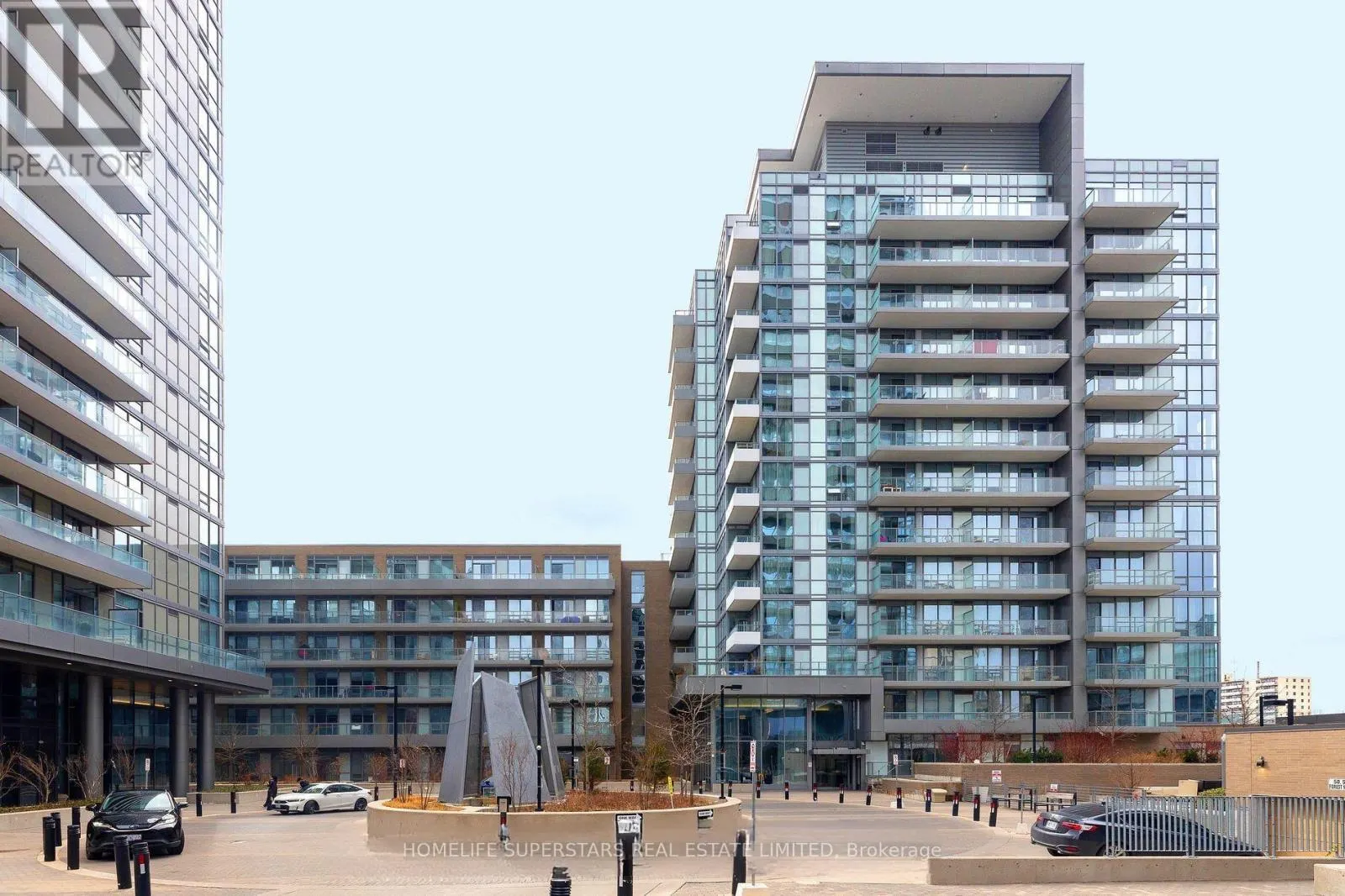 313 - 52 FOREST MANOR ROAD
