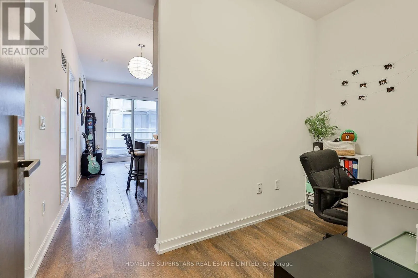 313 - 52 FOREST MANOR ROAD