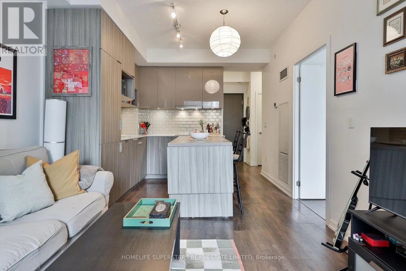 313 - 52 FOREST MANOR ROAD