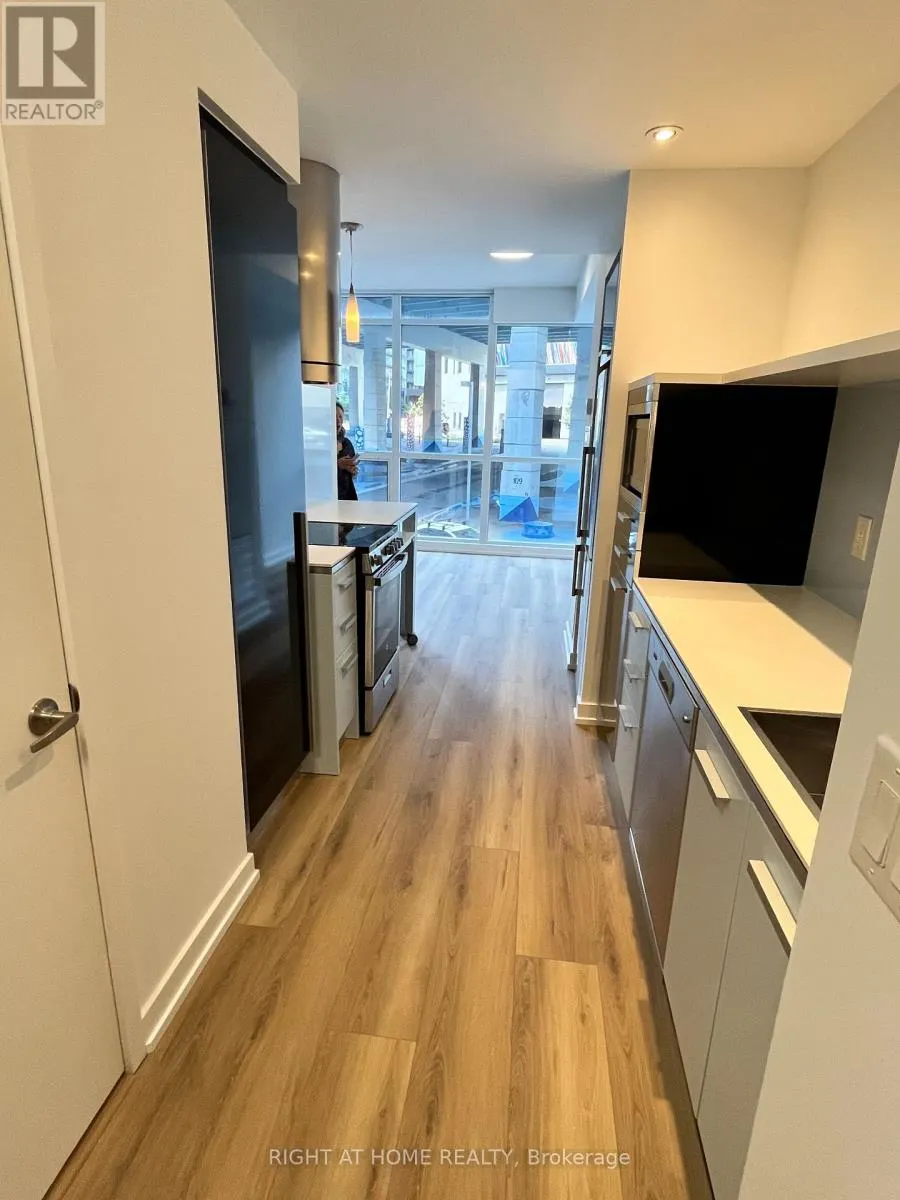 202 - 38 DAN LECKIE WAY