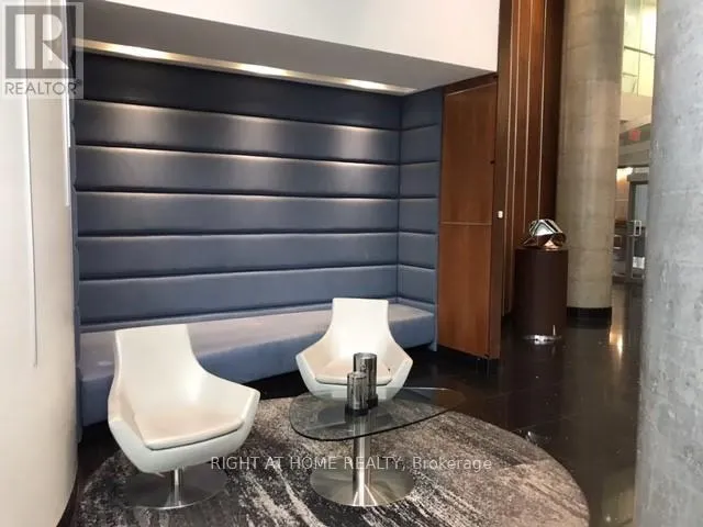 202 - 38 DAN LECKIE WAY
