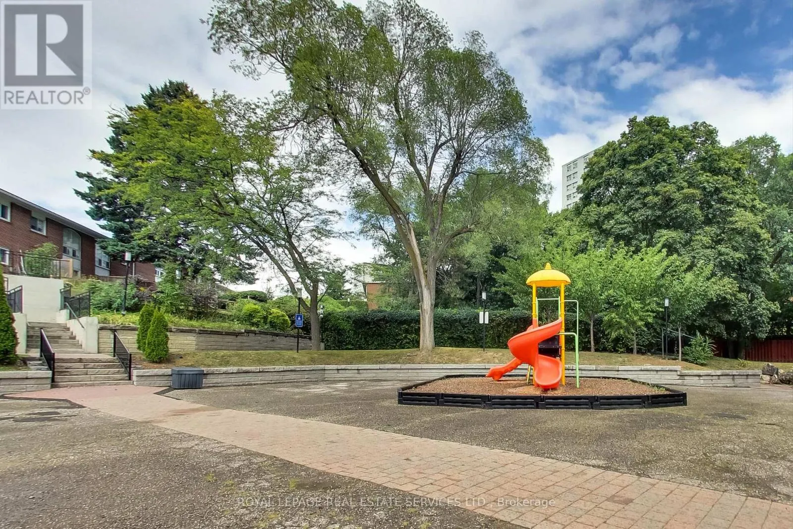 54 - 6 LEITH HILL ROAD