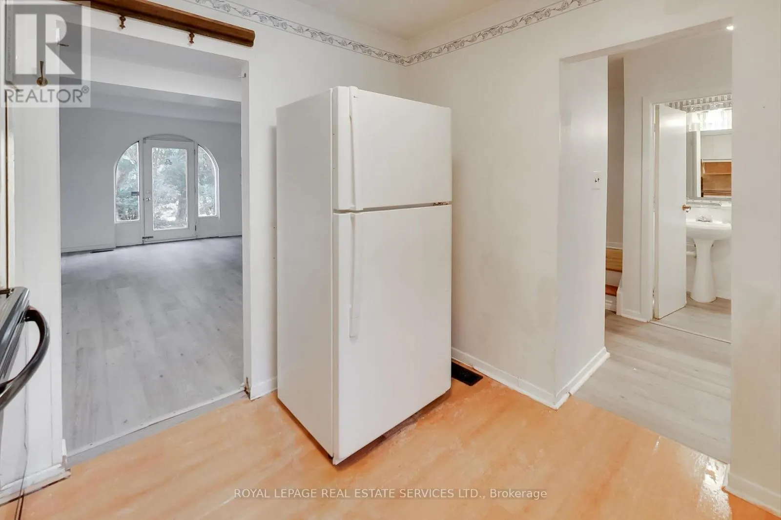 54 - 6 LEITH HILL ROAD