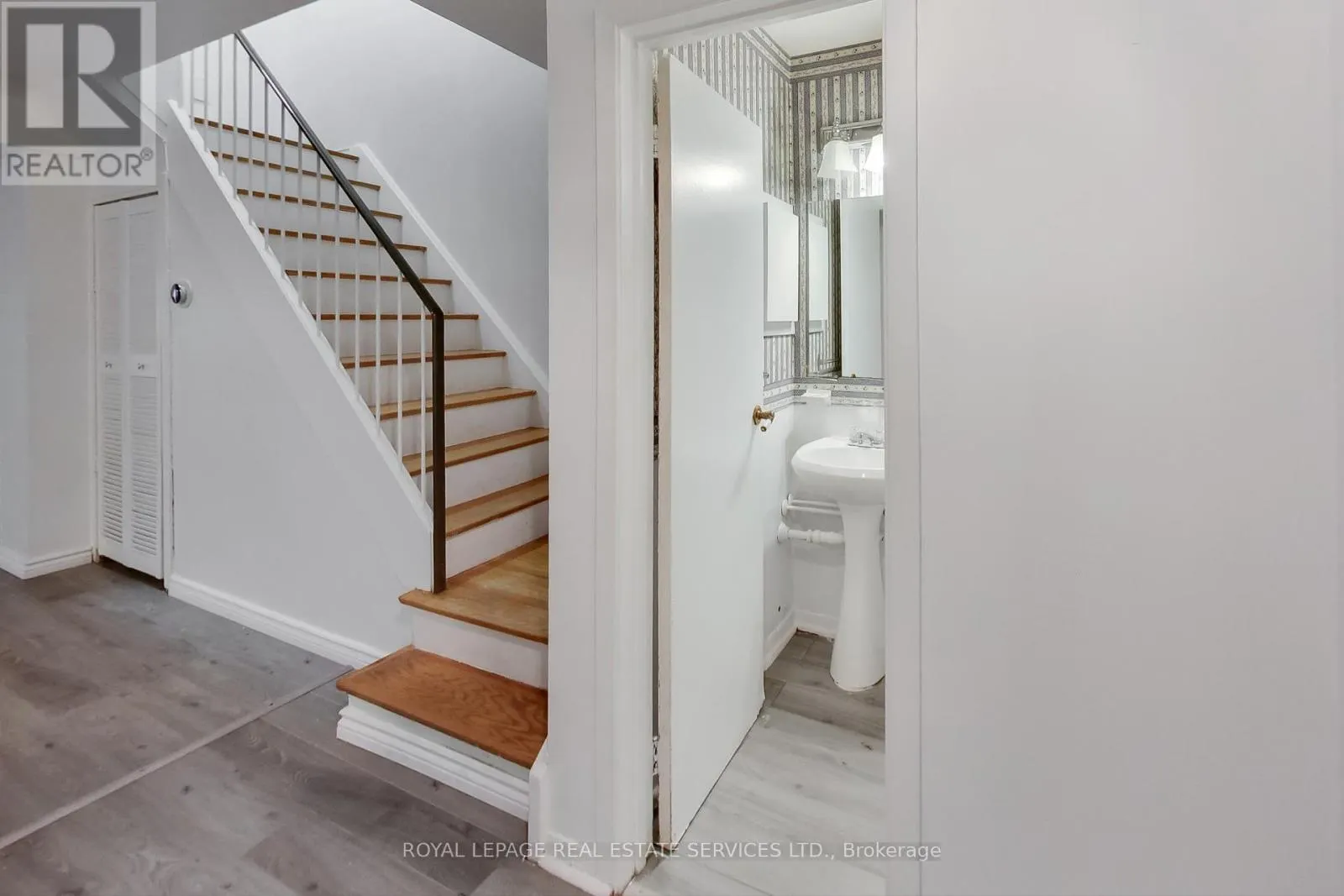 54 - 6 LEITH HILL ROAD