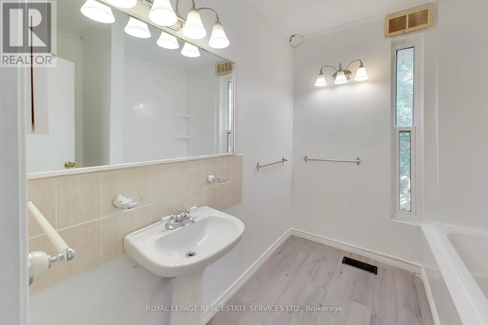 54 - 6 LEITH HILL ROAD