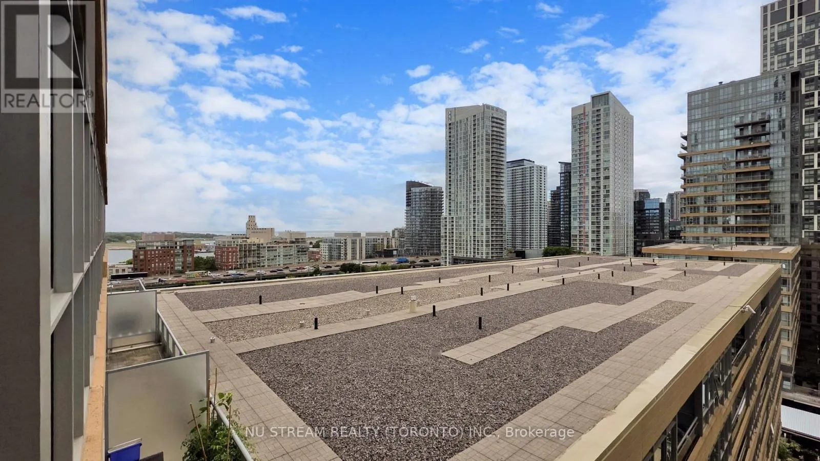 1201 - 10 CAPREOL COURT