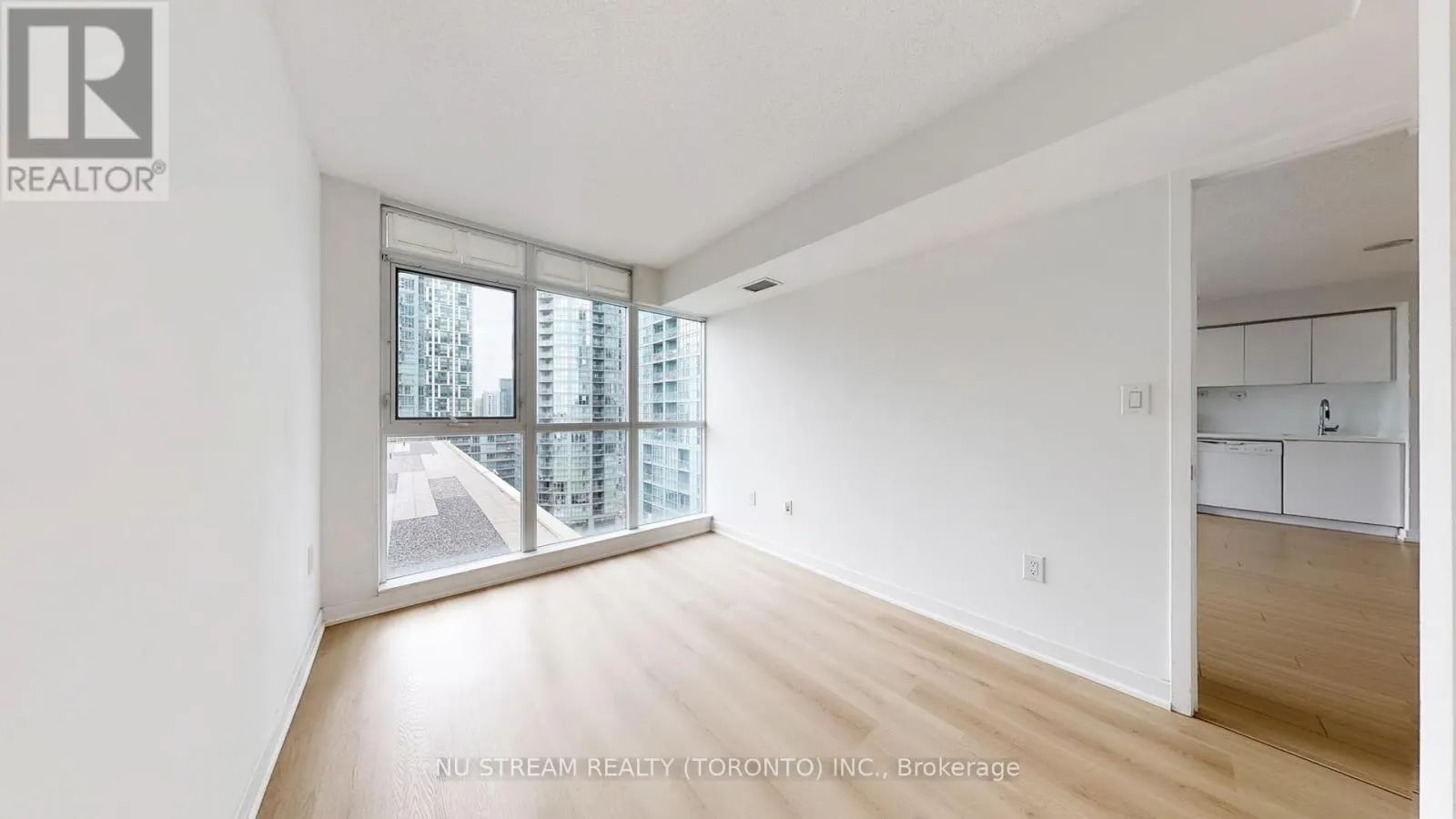 1201 - 10 CAPREOL COURT