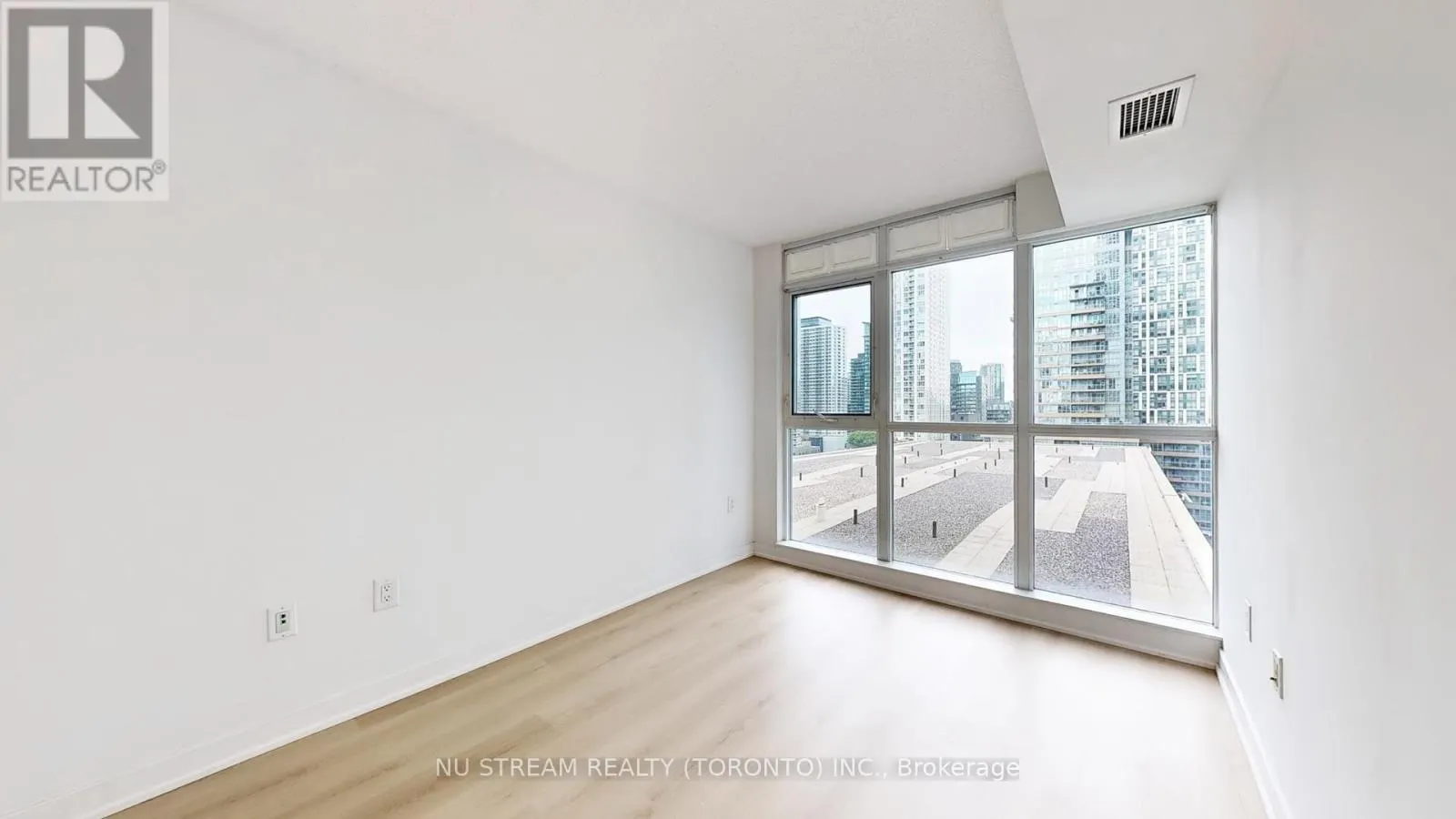 1201 - 10 CAPREOL COURT