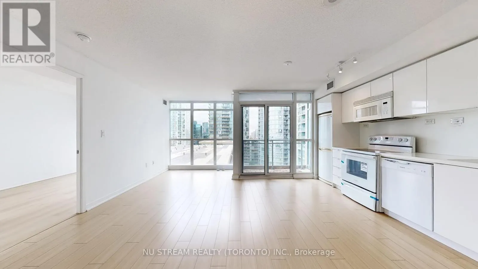 1201 - 10 CAPREOL COURT