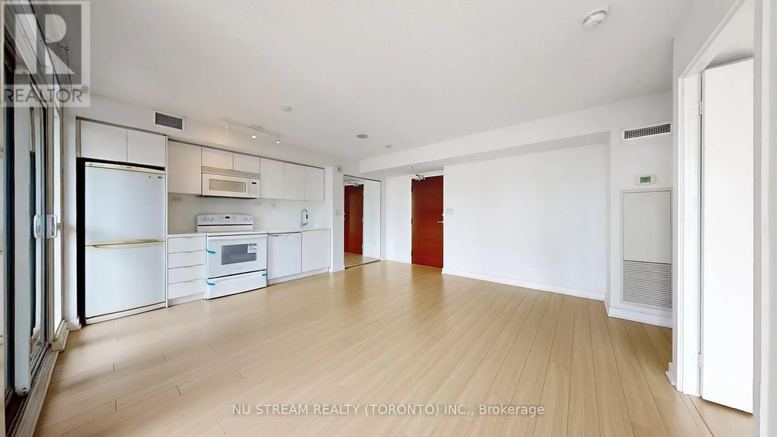 1201 - 10 CAPREOL COURT