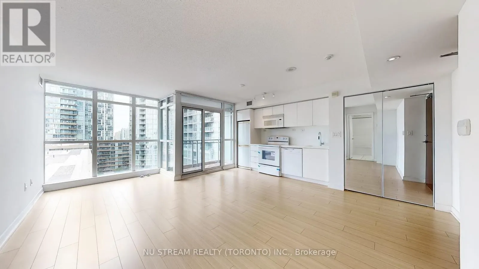 1201 - 10 CAPREOL COURT