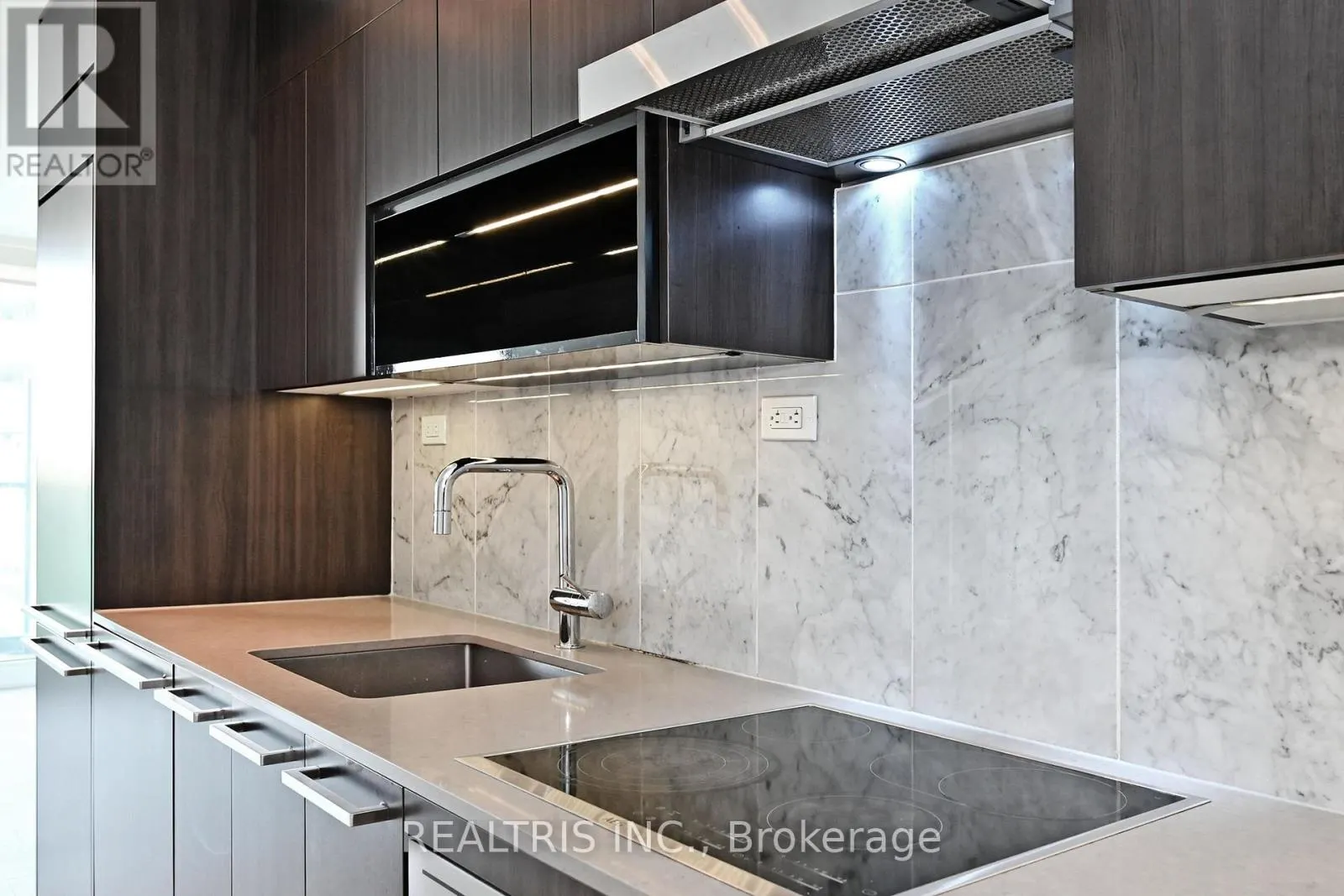 611 - 90 QUEENS WHARF ROAD