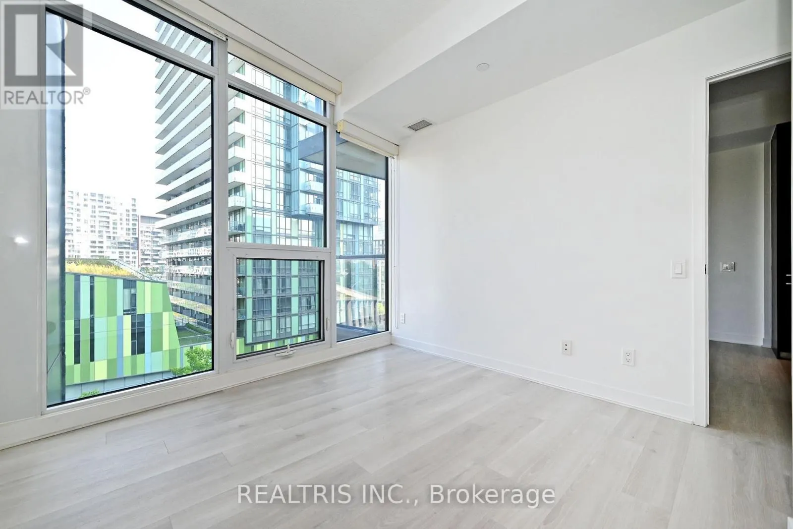 611 - 90 QUEENS WHARF ROAD