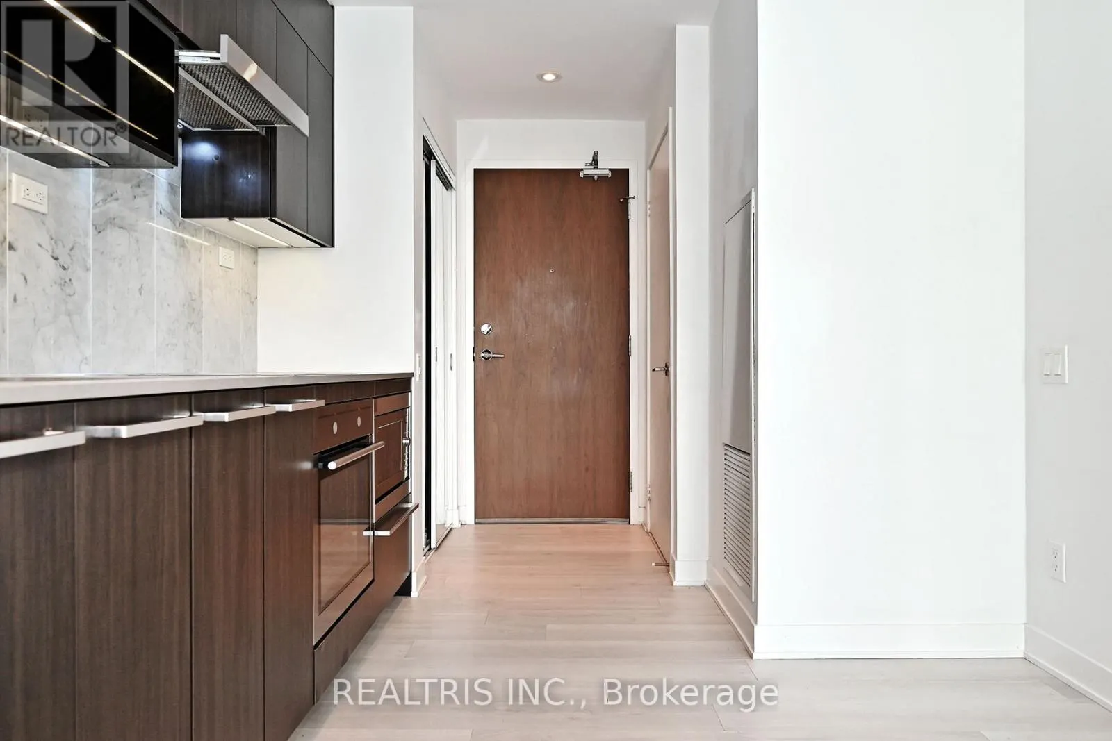 611 - 90 QUEENS WHARF ROAD