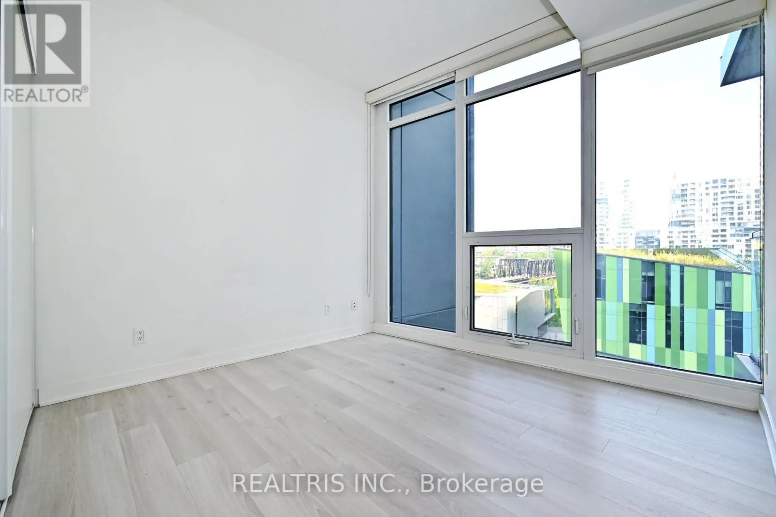 611 - 90 QUEENS WHARF ROAD