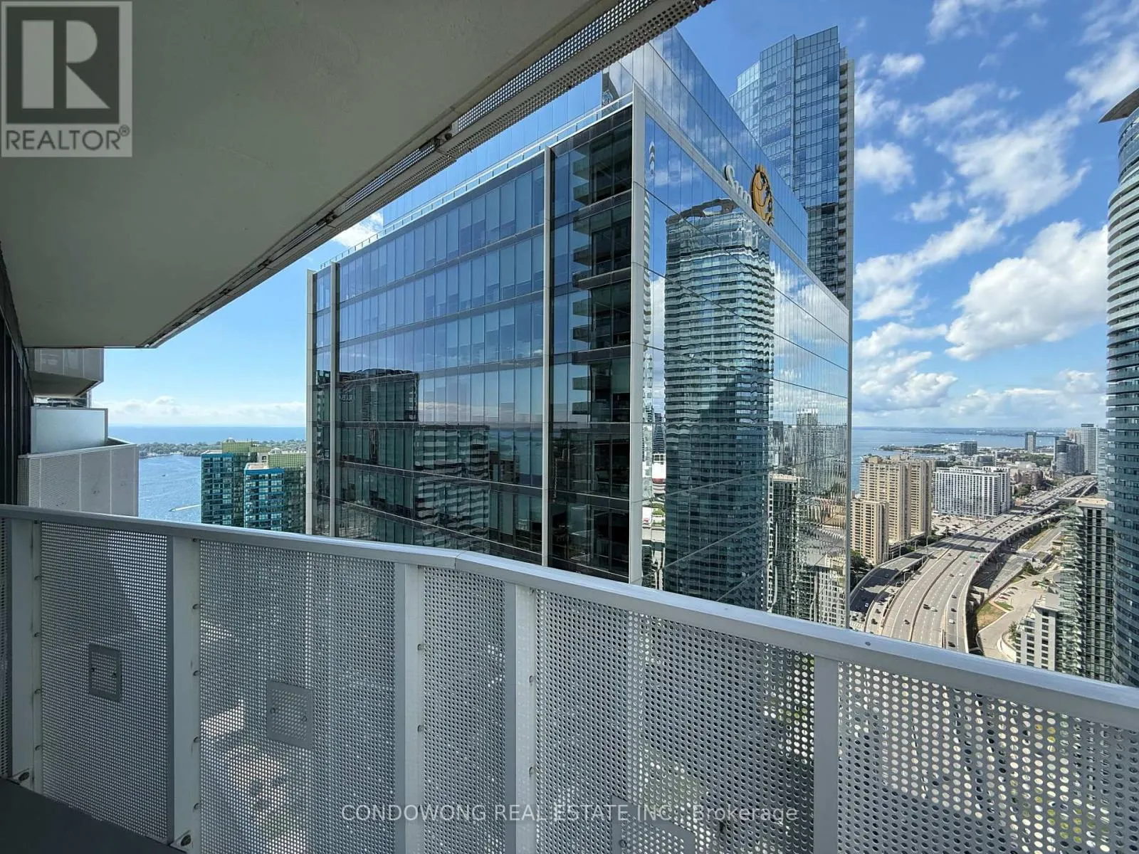 4102 - 100 HARBOUR STREET