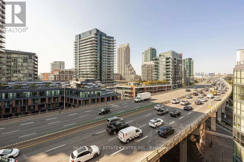 911 - 169 FORT YORK BOULEVARD