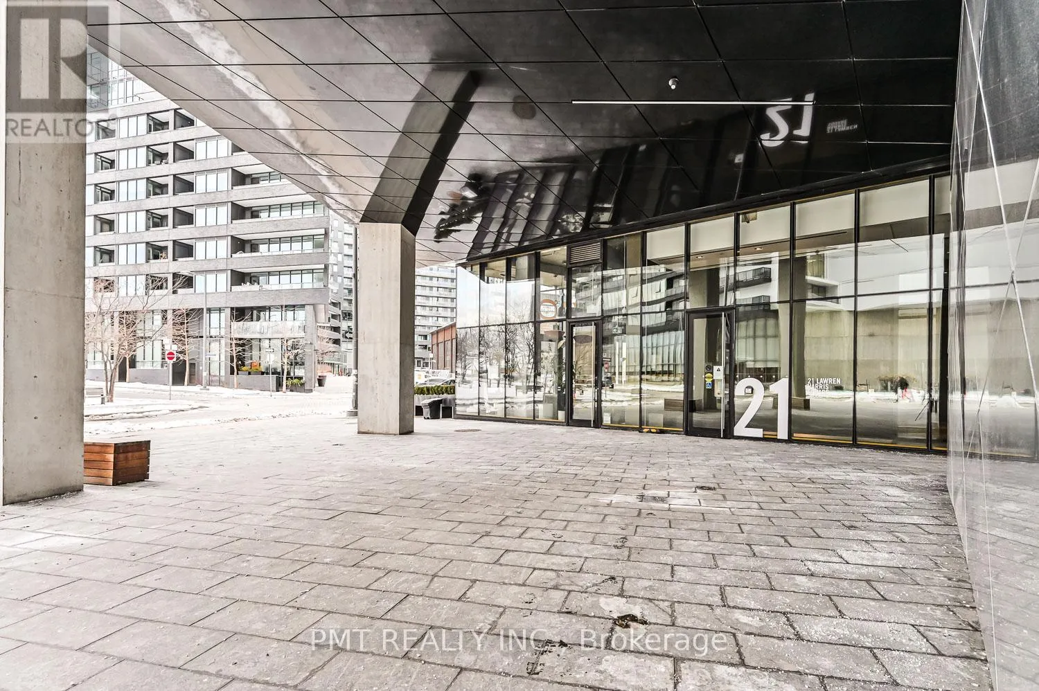 610 - 21 LAWREN HARRIS SQUARE