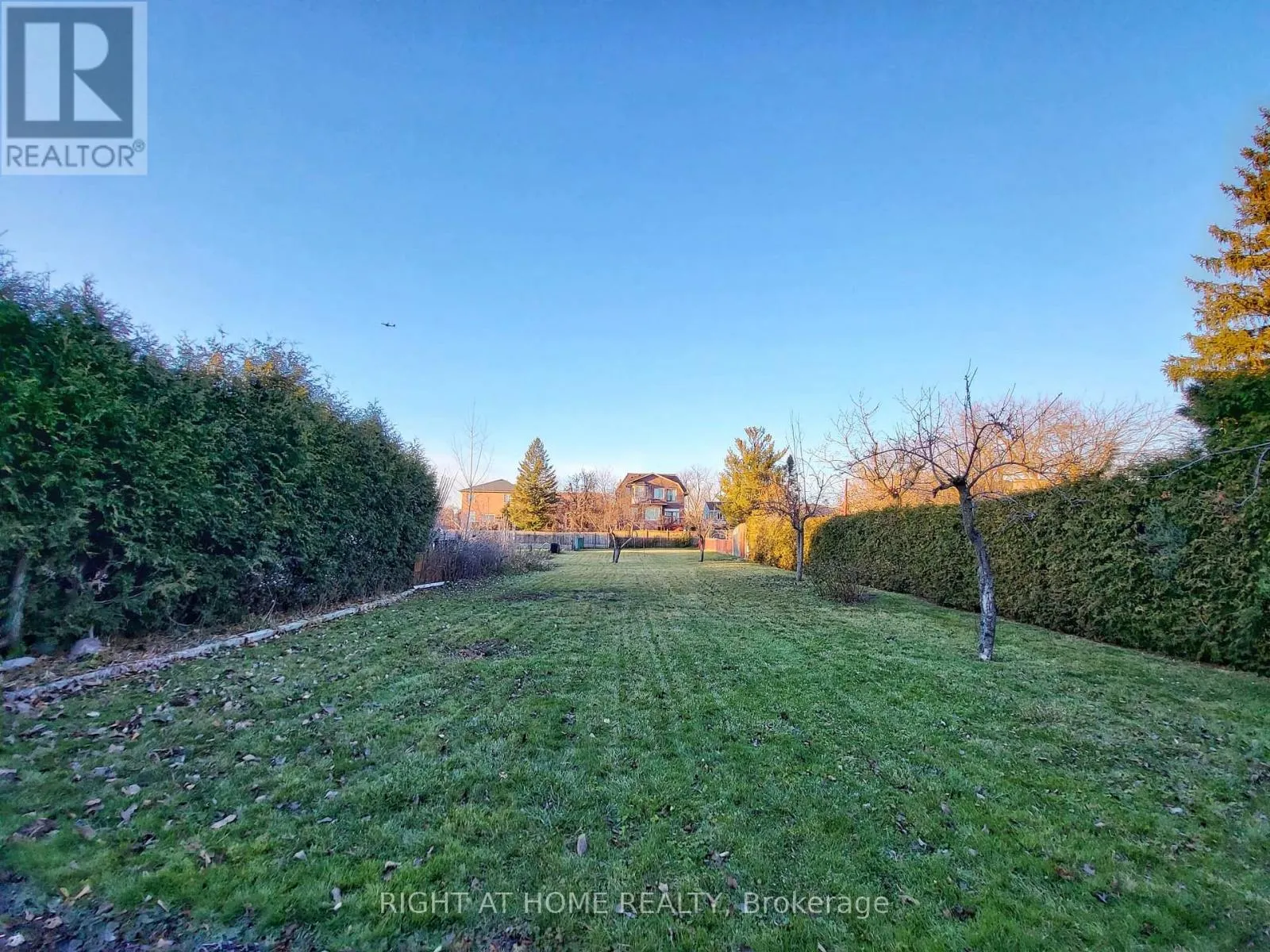 472 ELLERSLIE AVENUE