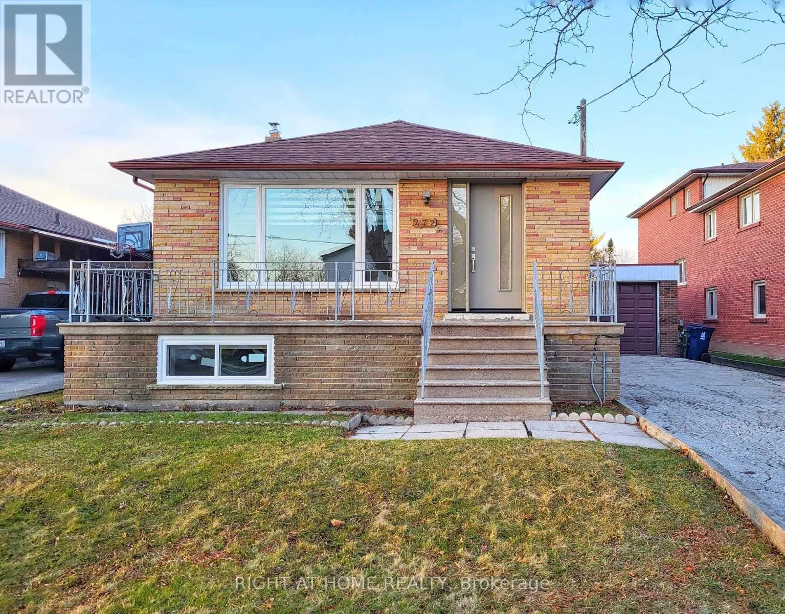 472 ELLERSLIE AVENUE