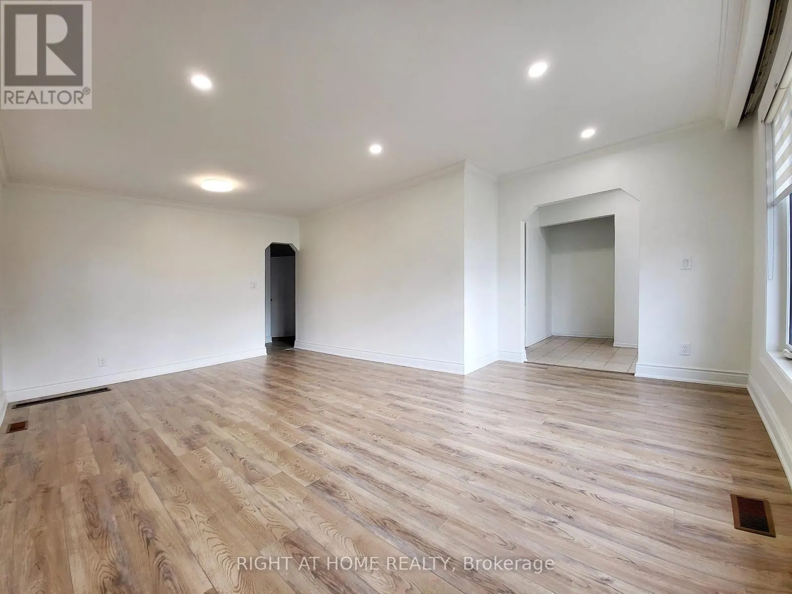472 ELLERSLIE AVENUE