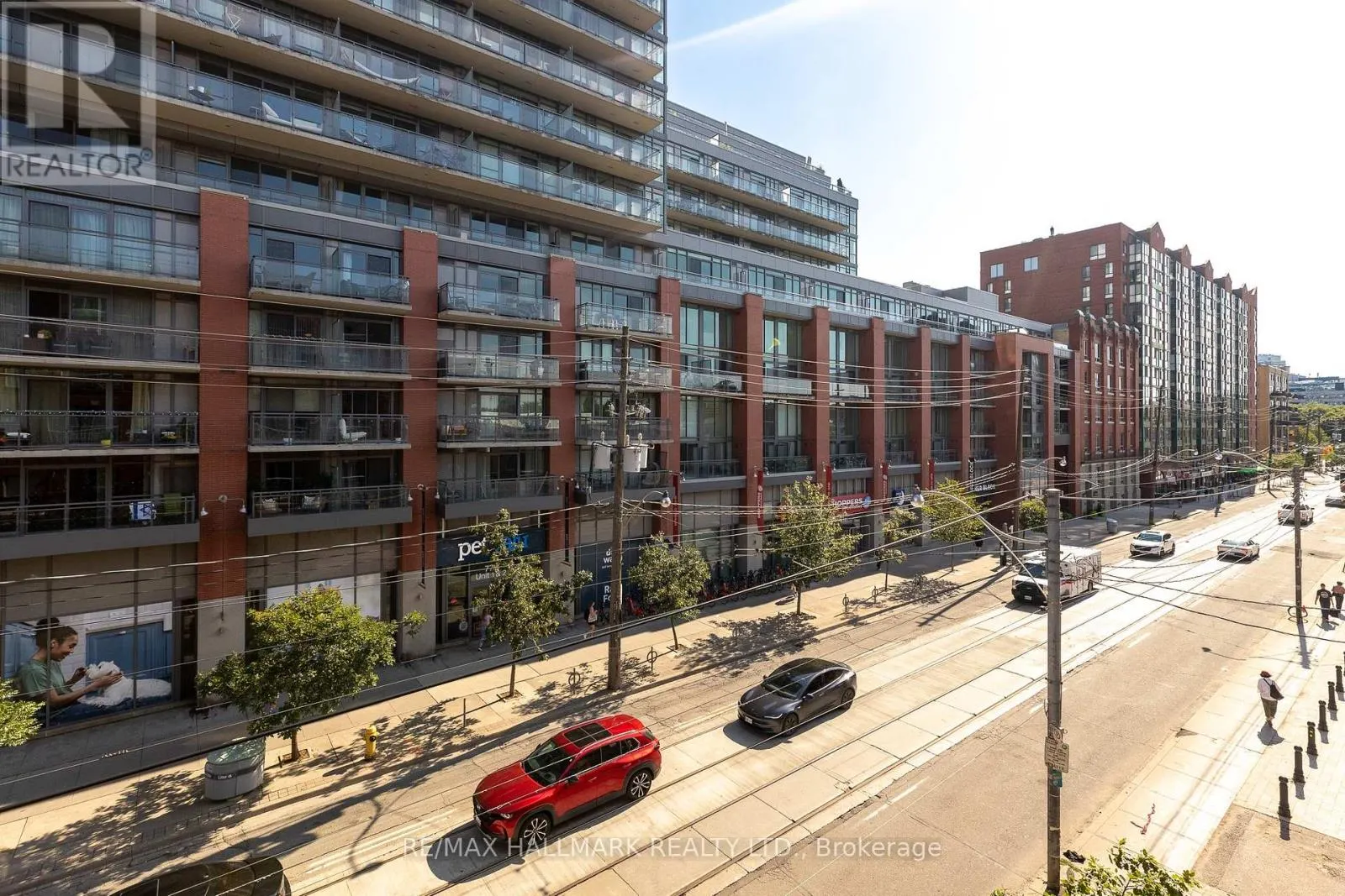 302 - 766 KING STREET W