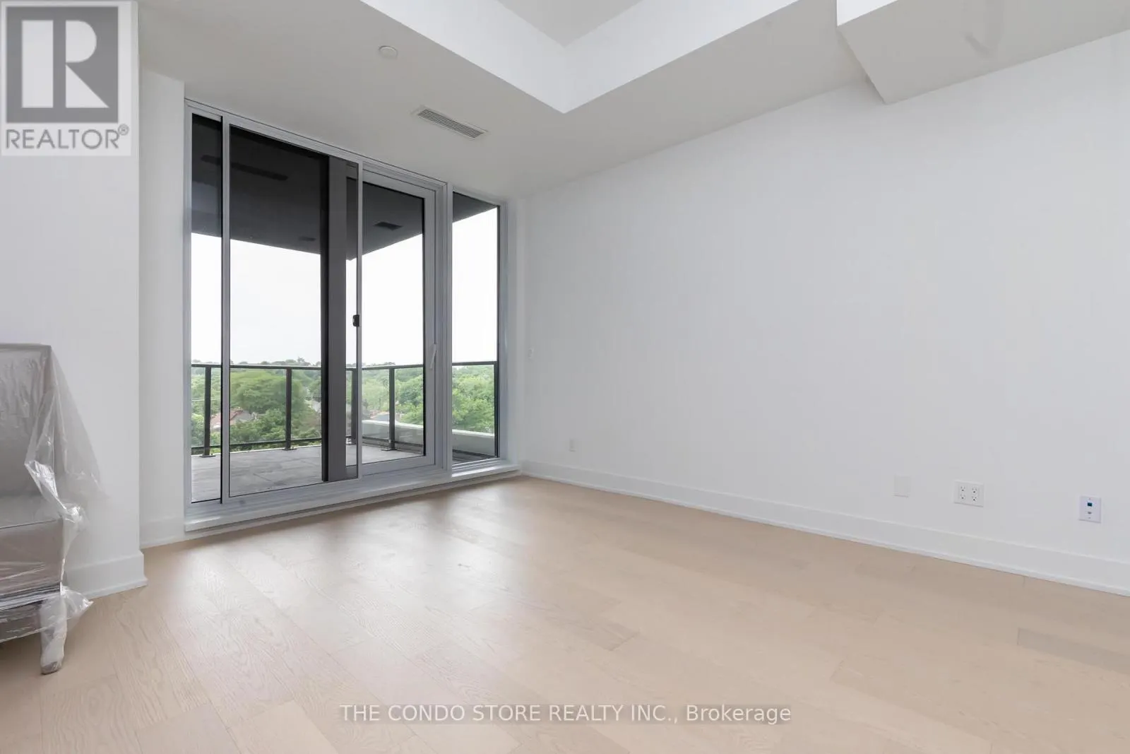 706 - 8 MANOR ROAD W