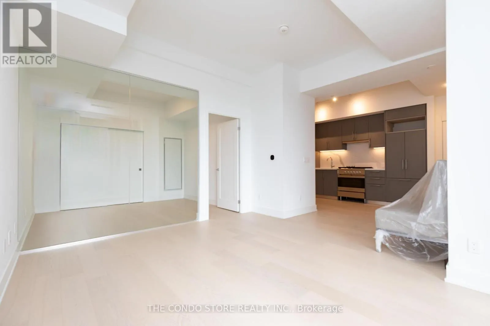 706 - 8 MANOR ROAD W