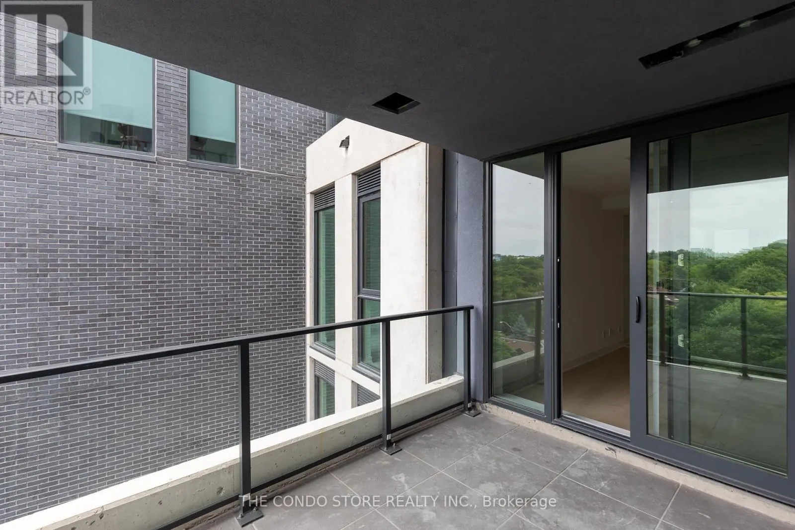 706 - 8 MANOR ROAD W