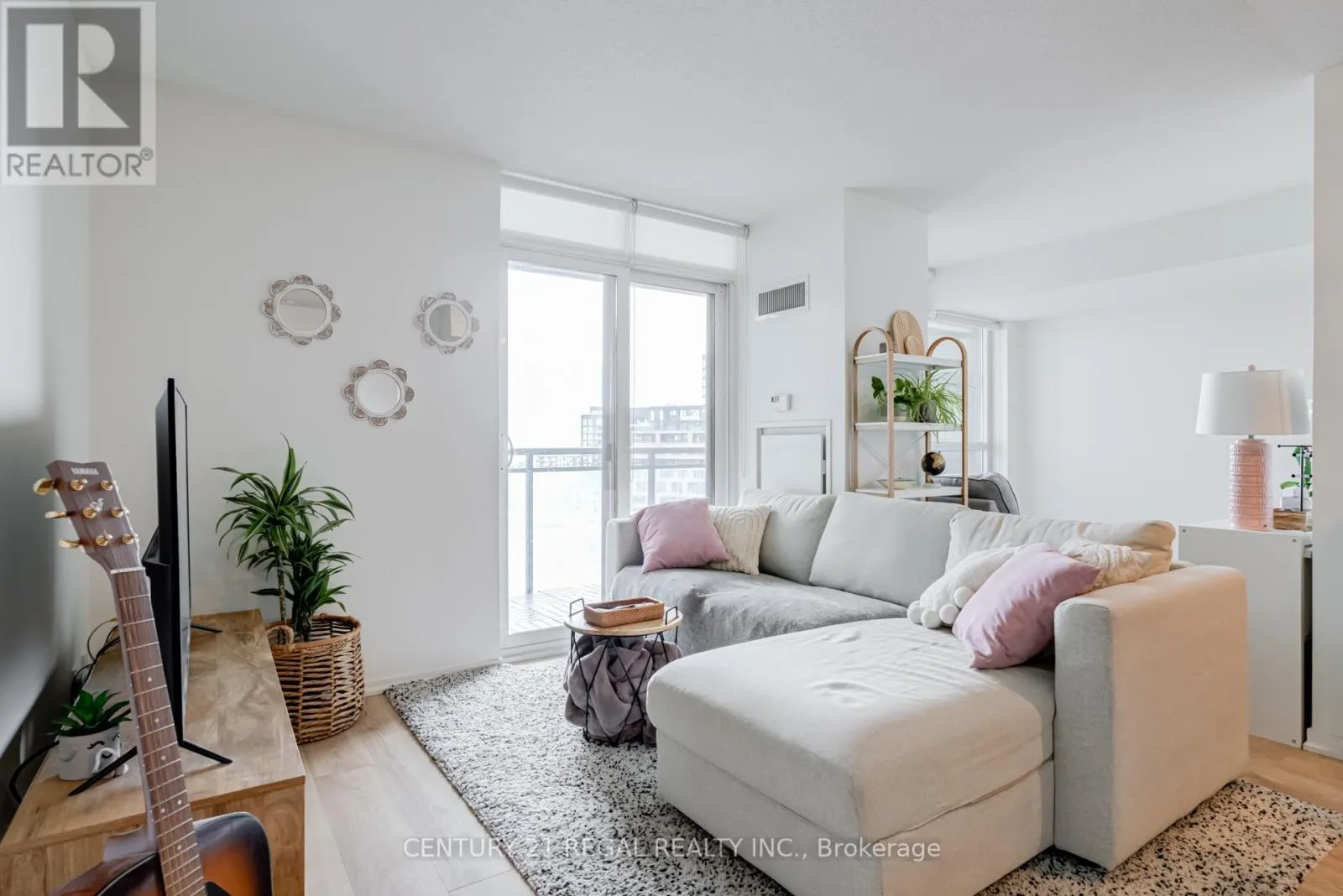 1411 - 38 JOE SHUSTER WAY