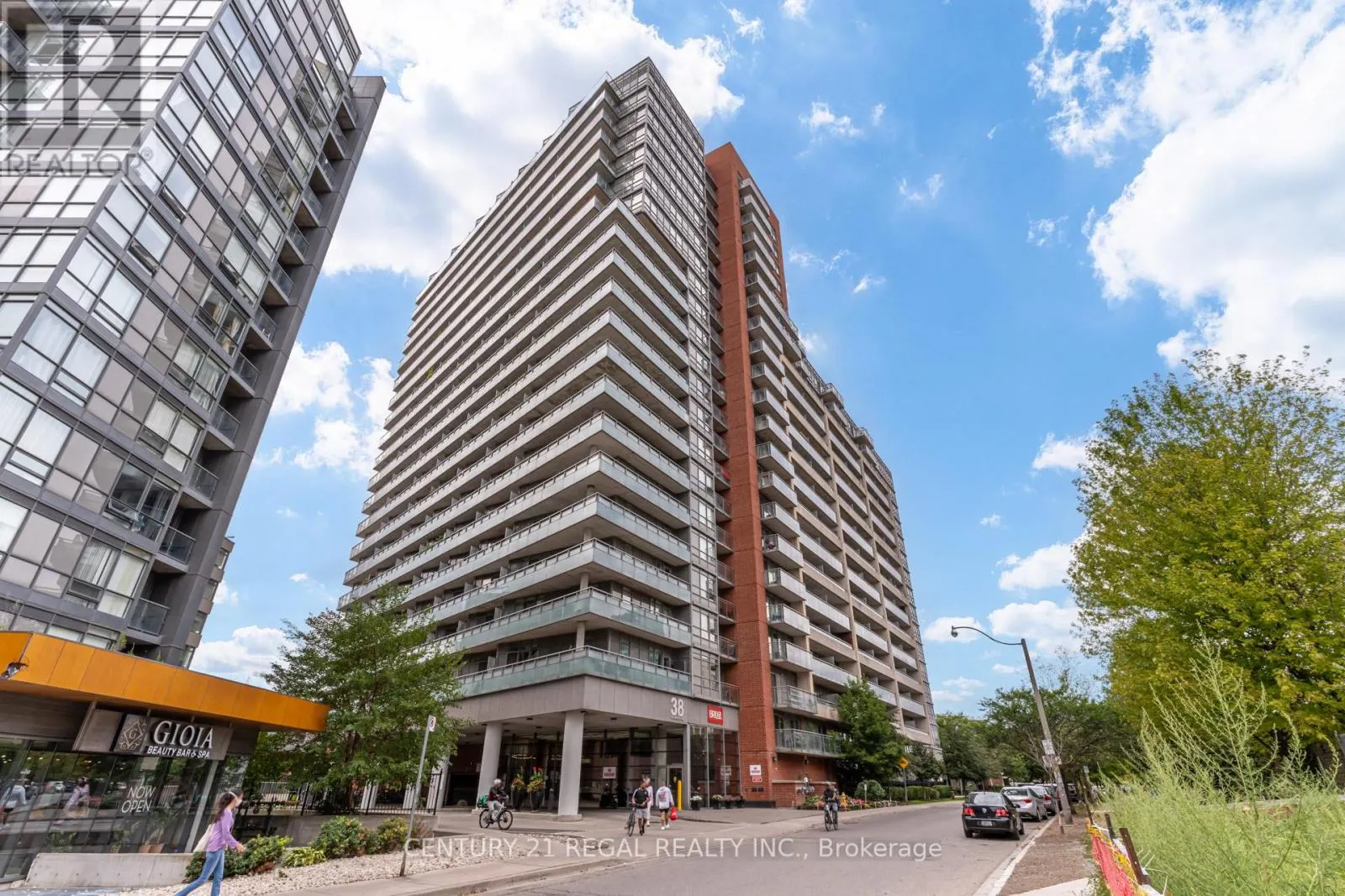 1411 - 38 JOE SHUSTER WAY