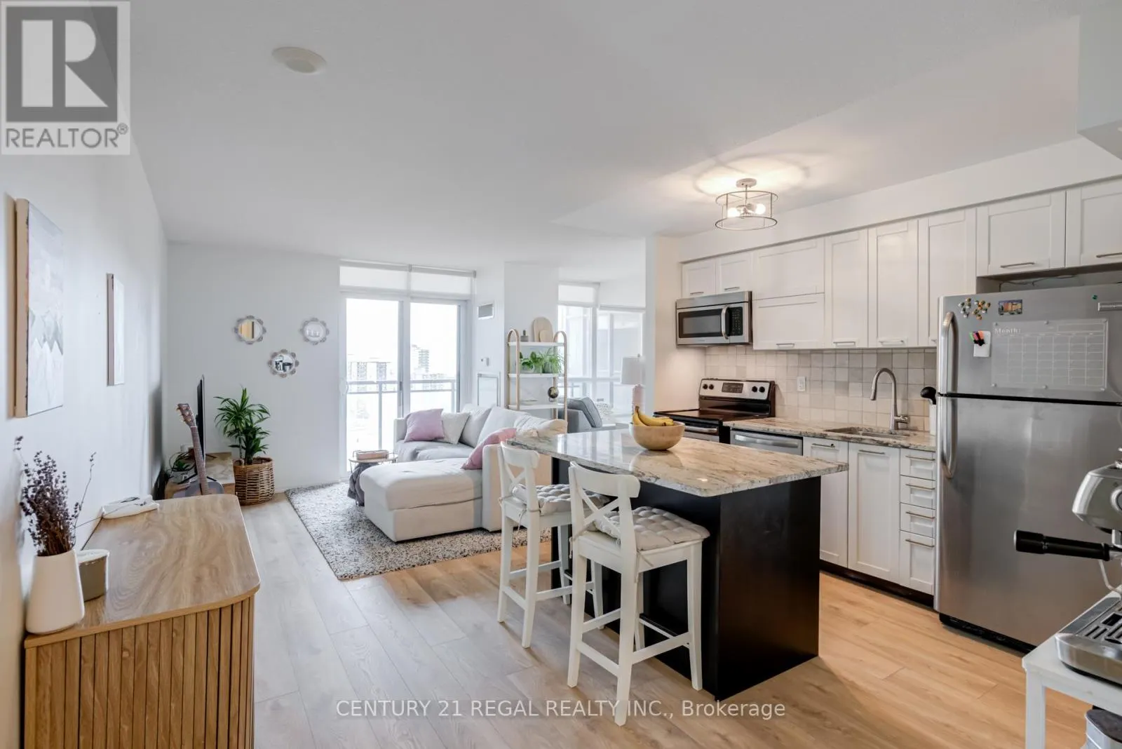 1411 - 38 JOE SHUSTER WAY