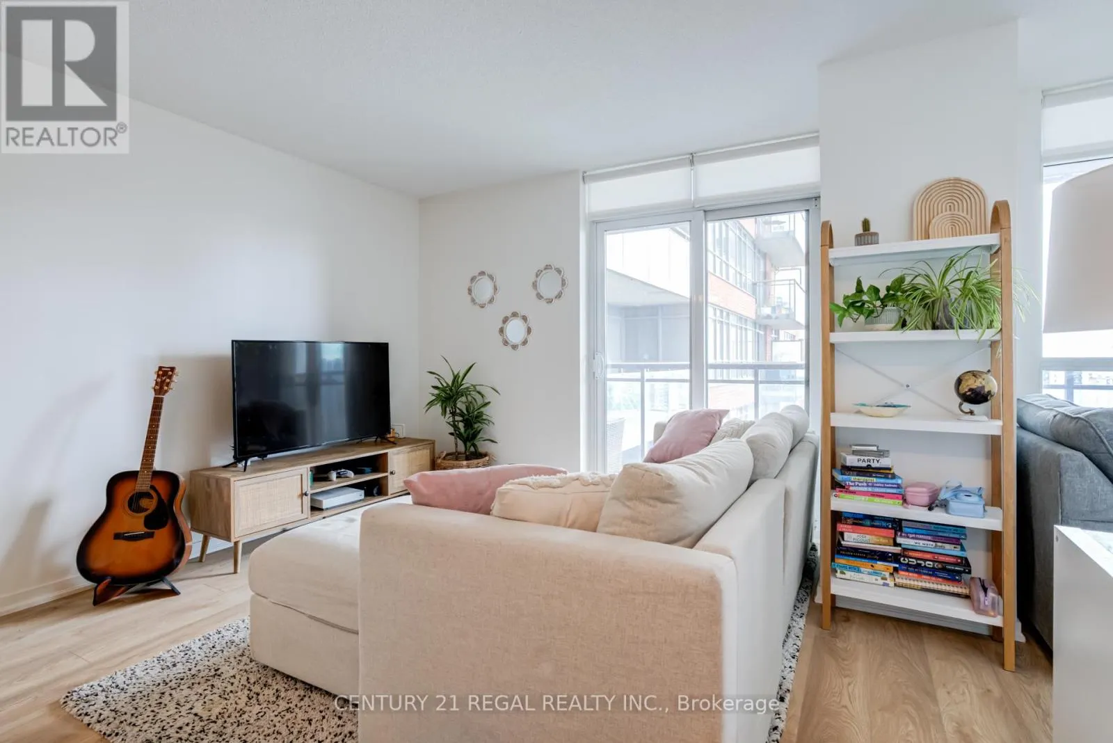 1411 - 38 JOE SHUSTER WAY