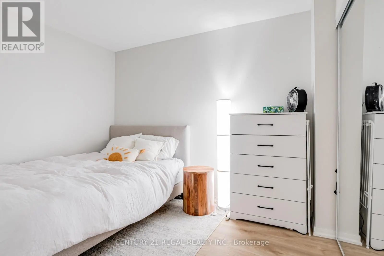 1411 - 38 JOE SHUSTER WAY
