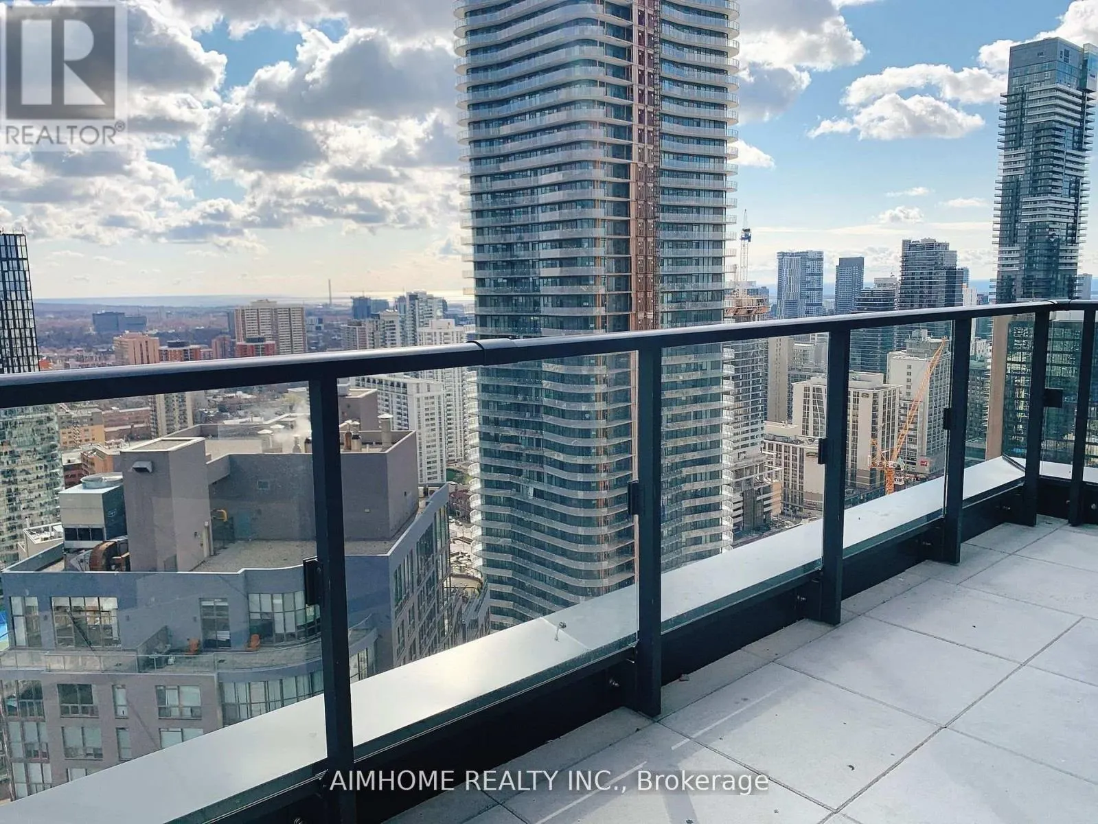 3208 - 955 BAY STREET