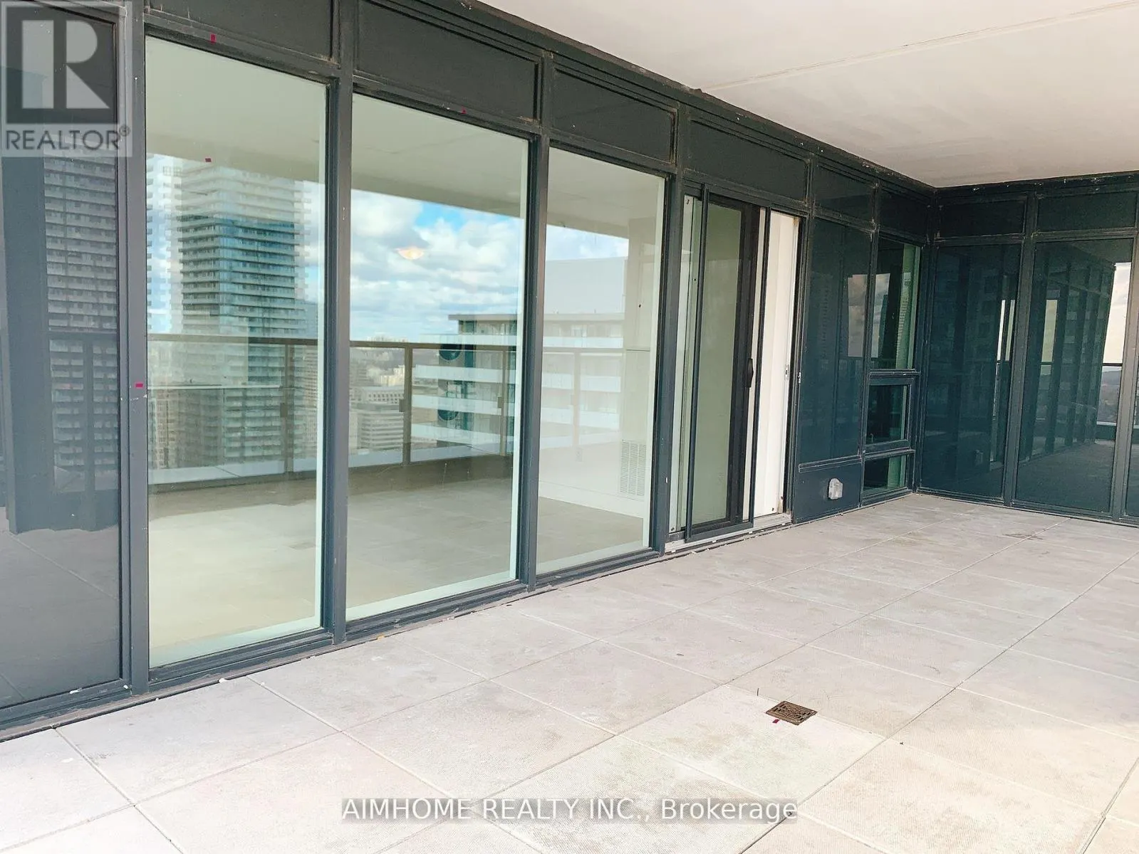 3208 - 955 BAY STREET