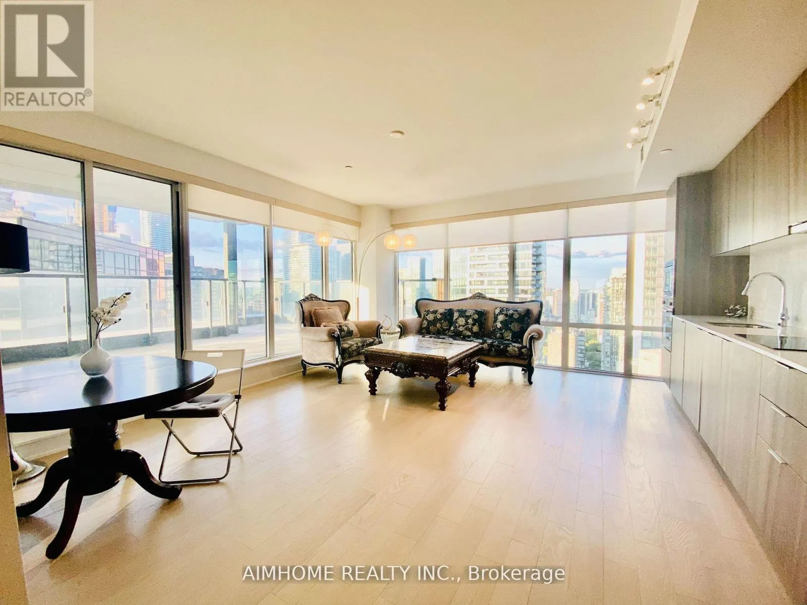3208 - 955 BAY STREET
